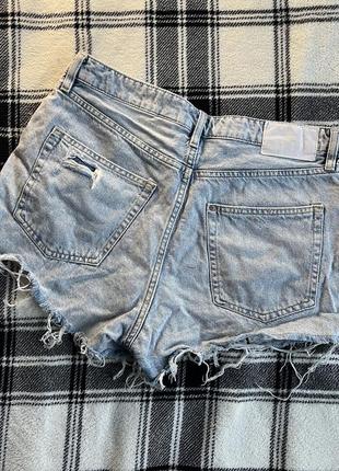 Женские джинсовые шорты с потертостями2 фото