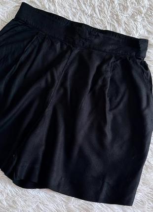 Черные шорты h&m из вискозы2 фото