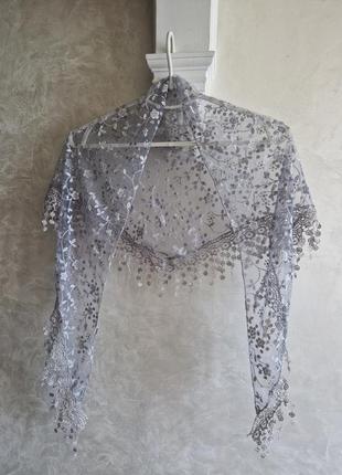 Косынка платок с нежным узором