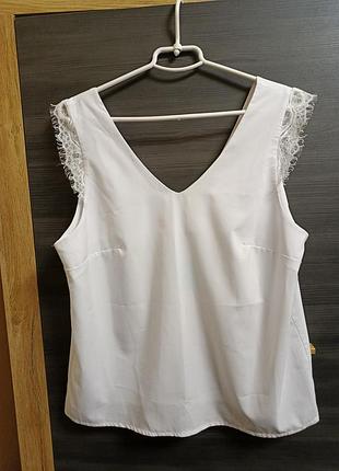 Нарядна нова блуза 50-52