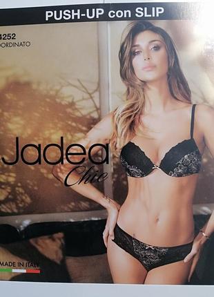 Красивый комплект нижнего белья jadea 4252