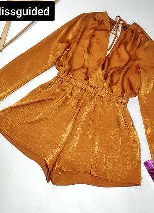 Комбінезон жіночий шортами під шовк з декольте від бренду missguided 10/38