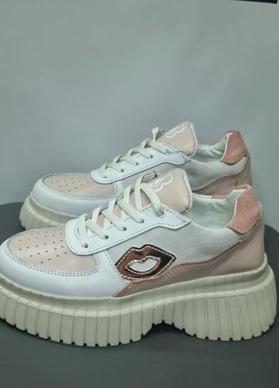 Жіночі шкіряні кросівки на платформі