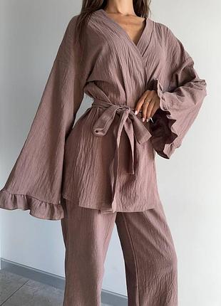 Костюм  (кімоно+пояс+брюки)💬тренд сезону🔝 акцентний оверсайз костюм з декоративними рюшами✨ пояс в