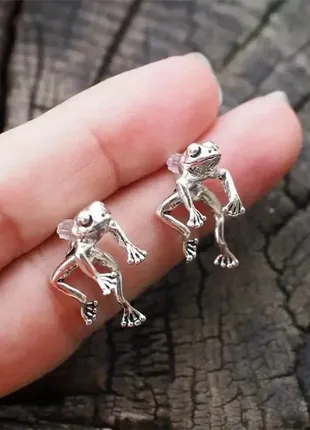 Оригинальные серебристые, золотистые серьги лягушки