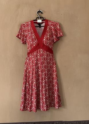 Винтажное красное красивое платье вискоза1 фото