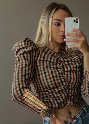 Стильный укороченный кроп топ блуза в клетку с драпировкой жаткой zara xs