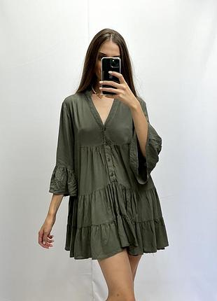 Невероятно легкая оверсайз мини-платье в цвете хаки