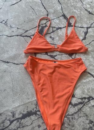 Купальник с высокими плавками