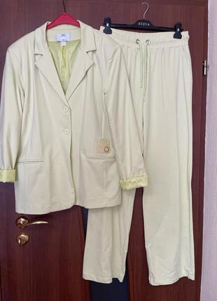 Костюм 46-48