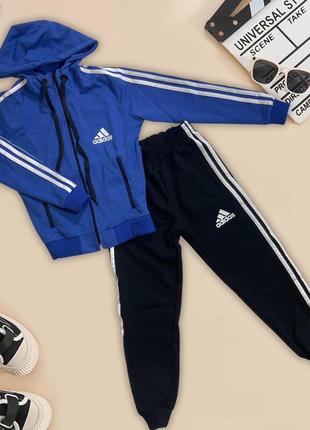 Спортивний костюм у різних кольорах