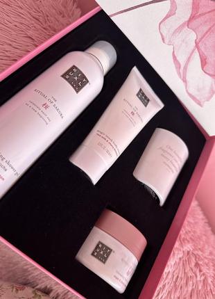 Набор от rituals сакура