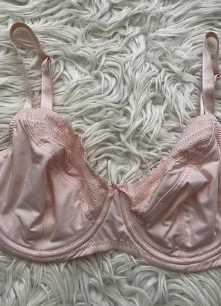 Бюстгалтер