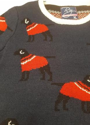 Синий свитер с песиками