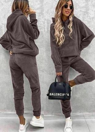 Велюрові костюми3 фото