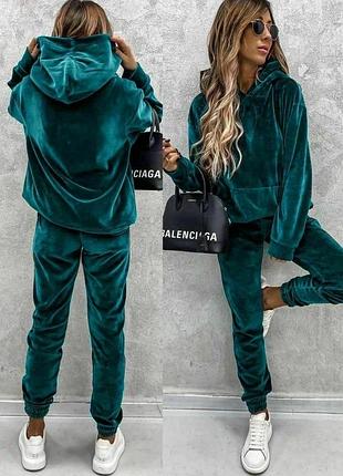 Велюрові костюми4 фото