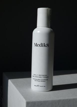 Тонер medik8 daily refresh balancing toner
