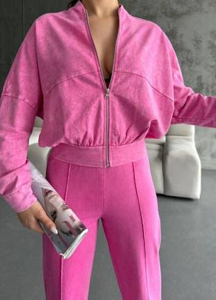 Жіночий трендовий спортивний костюм