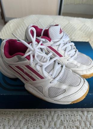 Дитячі кросівки