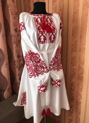 Вишита сукня