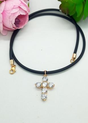 Подвеска медсплав кулон крестик в камушках фианиты тифанни и шнурок каучук 50см 60см, каучуковый, закутня