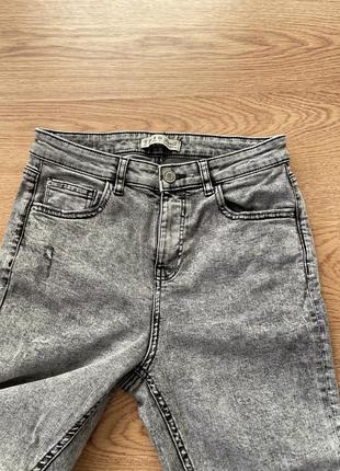 Джинсы женские