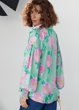 Шовкова блуза на ґудзиках із візерунком у квіти — салатовий колір, s (є розміри)2 фото