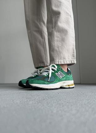 Жіночі кросівки new balance 2002r forest green нью беланс зеленого кольору2 фото