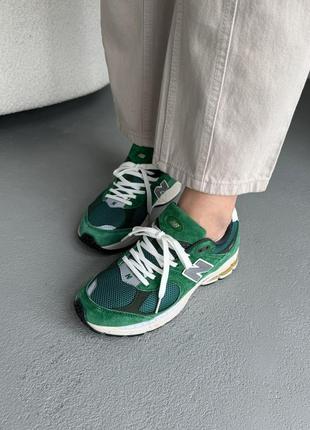 Жіночі кросівки new balance 2002r forest green нью беланс зеленого кольору3 фото