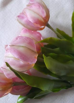Невідомі, дуже реалістичні тюльпани ручної роботи з холодної порцеляни.2 фото