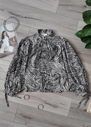 Жіноча сорочка з об'ємними рукавами topshop s чорно-біла / принт / з бавовни/ зебра / абстракція / з зав'язками на рукаві/ блуза/ блузка