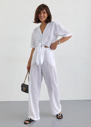 Жіночий літній костюм зі штанами та блузкою на зав'язках — білий колір, l (є розміри)6 фото