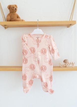 Бавовняний чоловічок рожевий у левах для дівчинки картерс