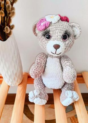 Плюшевая игрушка мишка цветок. интерьерная игрушка. вязаная игрушка hand made.