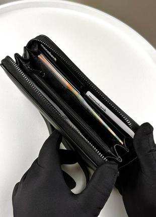 Чоловічий чорний шкіряний клатч гаманець із натуральної гладкої шкіри на блискавці з ремінцем9 фото