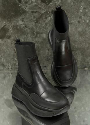 Жіночі черевики 20496 чорні гумка шкіра7 фото