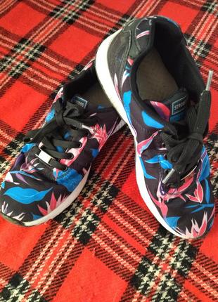 Кроссовки strobbs р. 37