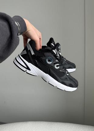 Жіночі кросівки adidas astir black white адідас чорного з білим кольорів1 фото