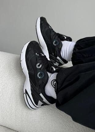 Жіночі кросівки adidas astir black white адідас чорного з білим кольорів5 фото