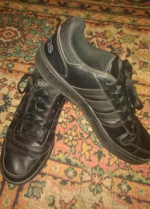Кроссовки adidas кожаные