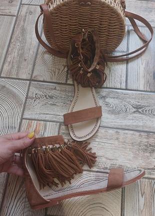 Новые кожаные босоножки river island с бахромой 38-38,5 размер
