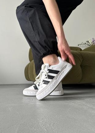 Жіночі кросівки adidas adimatic white black grey адідас білого з чорним та сірим кольорів4 фото