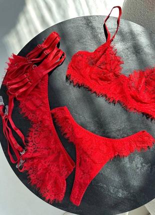 Шикарный красный комплект белья