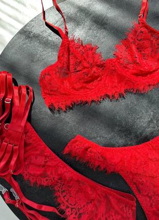 Шикарный красный комплект белья