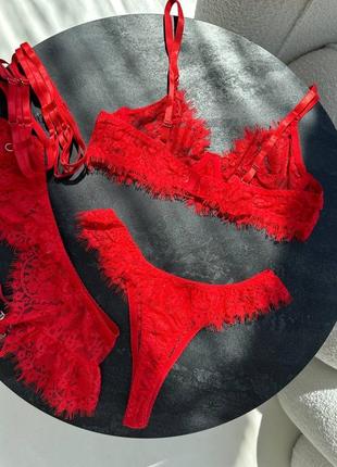Шикарный красный комплект белья