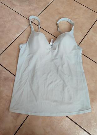 Майка с бюстгалтером.