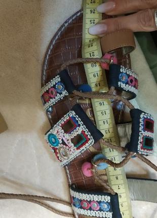 Босоножки сандали sam edelman
босоножки с вышивкой яркие и оригинальные р.393 фото