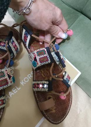 Босоножки сандали sam edelman
босоножки с вышивкой яркие и оригинальные р.396 фото