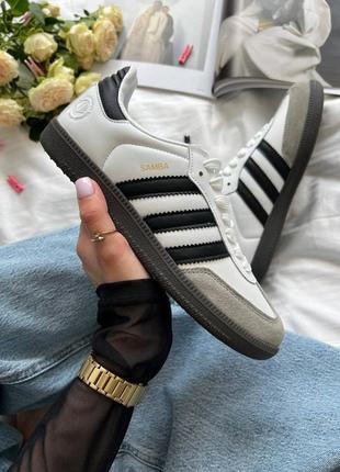 adidas Kanye Performance EQ21 black жіночі кросівки адідас самба білі