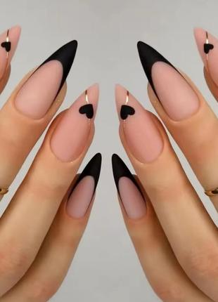 24 шт накладні нігті міндаль зі скотчем пудровий чорний дизайн френч сердечко